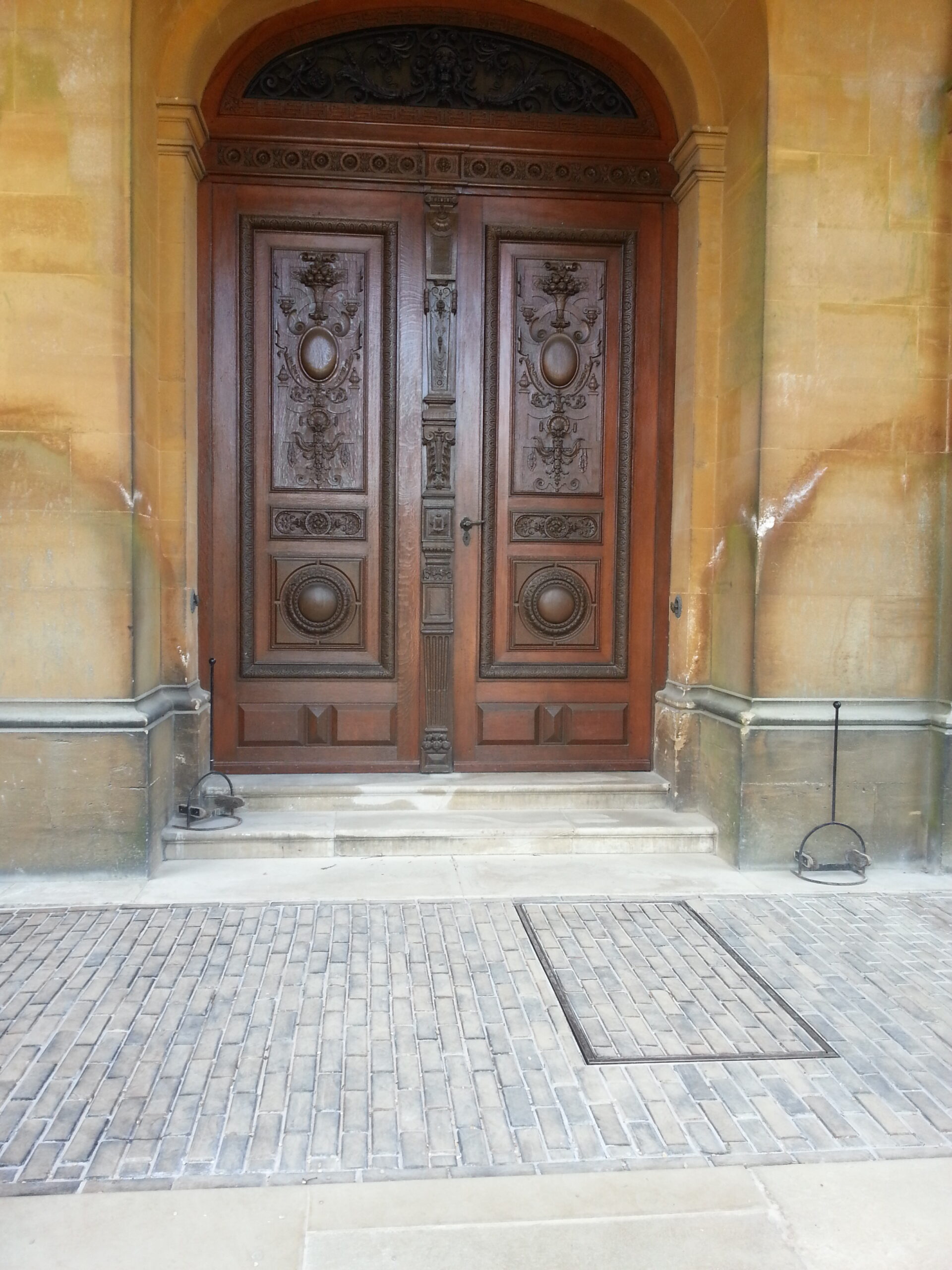 Waddesdon Manor - external lift